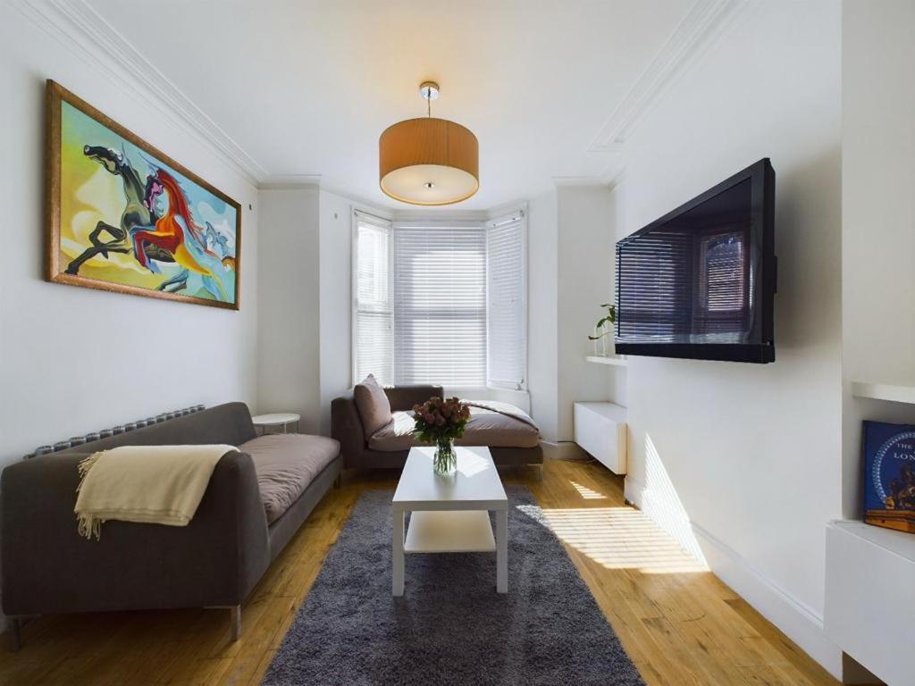 Luxury 4-Bedroom Modern Flat In Central London Steps From Station, Sleeps 9 In Style! Zimmer foto