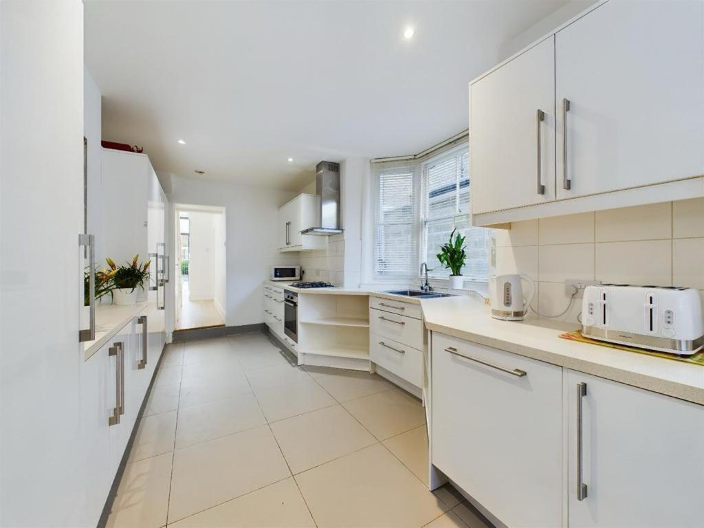 Luxury 4-Bedroom Modern Flat In Central London Steps From Station, Sleeps 9 In Style! Zimmer foto